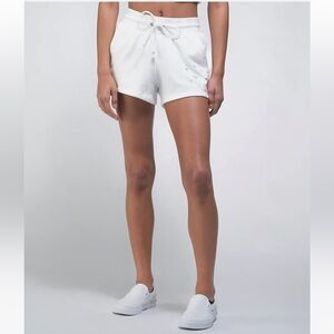 CHAMPION Reverse Weave Circle Logo White Sweat Shorts in Size XS